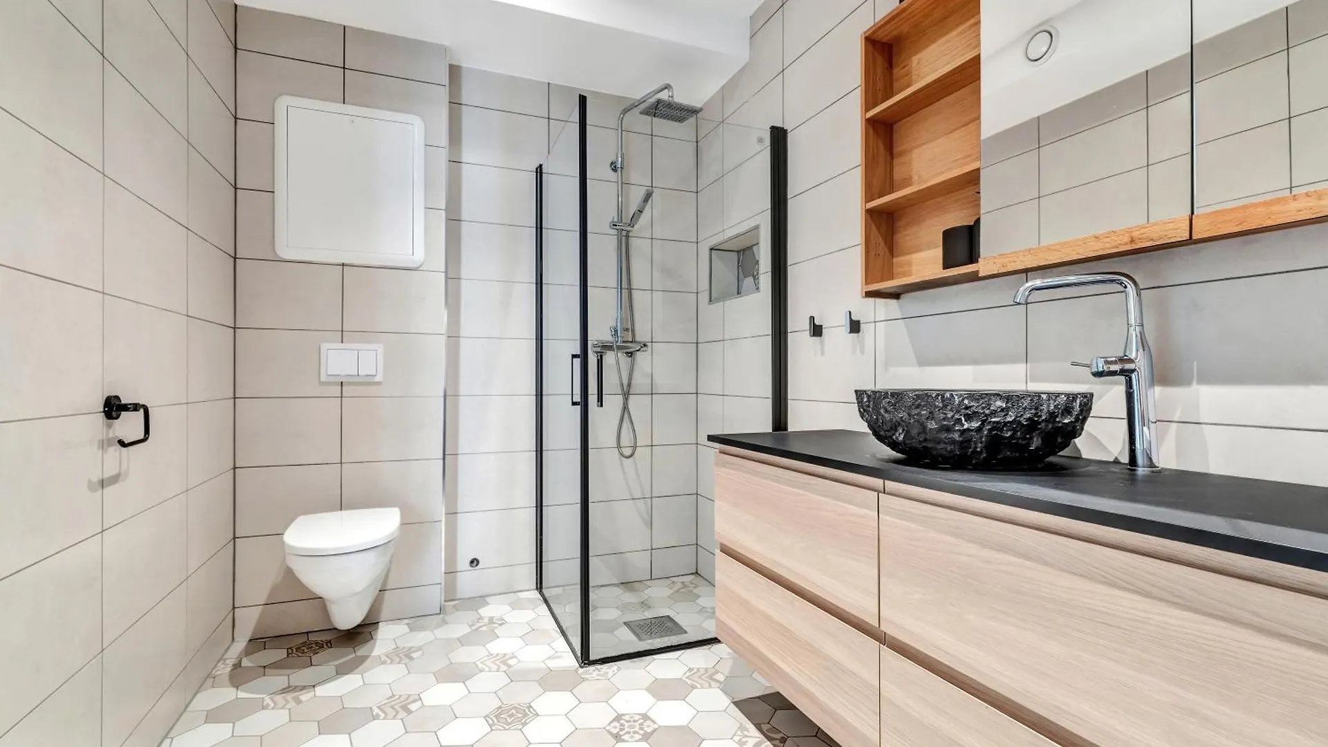 Modern Apartment By Bergen Harbor